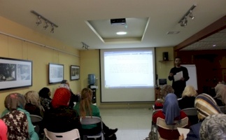 تمكين المرأة في المناطق المعرضة للتهجير:  تنظيم ورشة عمل للنساء حول إجراء المقابلات الصحافية والتقاط "الصور الطبيعية" (Landscapes)