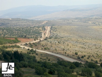 لاجئون فلسطينيون يلتقون على الحدود اللبنانية (حزيران ٢٠٠٠)