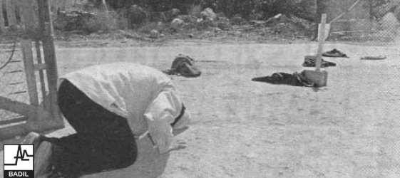 لاجئون فلسطينيون يلتقون على الحدود اللبنانية (حزيران ٢٠٠٠)