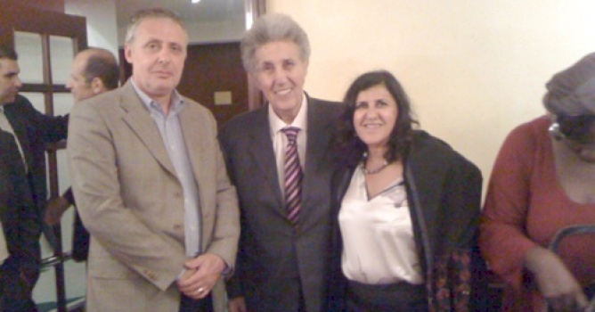 للتعبير عن وقفته مع الشعب الفلسطيني؛ احمد بن بلا، احد ابرز قادة الثورة الجزائرية يزور مكتب بديل في جنيف: حقوق اللاجئين الفلسطينيين هي الأساس، ونيل الحقوق هي أساس السلام