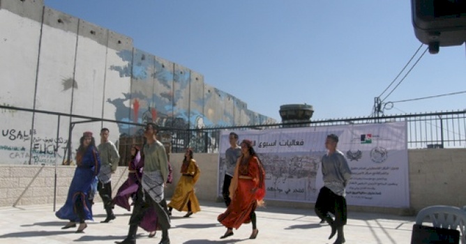Refugee Children: Challenging Apartheid through Enjoying Our Childhood 