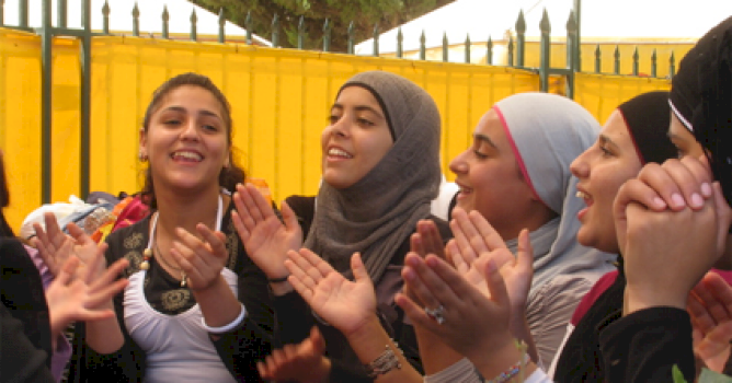 بعد توقيع مذكرات تفاهم مع 15 مؤسسة قاعدية في الوطن والشتات: مركز بديل يبدأ بتنفيذ برنامج تنمية وتدريب الناشئة في مجال الدفاع عن حقوق اللاجئين الفلسطينيين