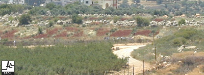 لاجئون فلسطينيون يلتقون على الحدود اللبنانية (حزيران ٢٠٠٠)