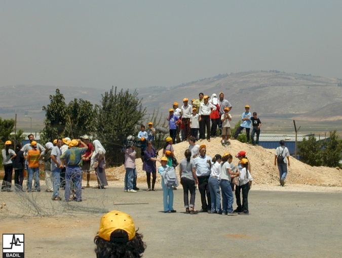 مركز بديل ينظم وينفذ زيارة للحدود اللبنانية، تموز ٢٠٠٠