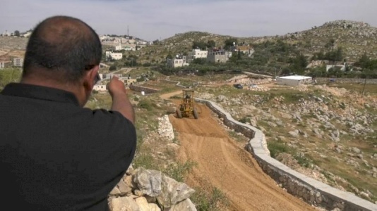 (٢٩ أيار ٢٠٢٠) سلطات الاحتلال تسلم ١٤ اخطار هدم في قرية الولجة